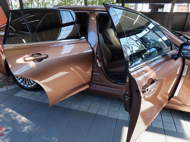 TOYOTA CROWN sedan 2025