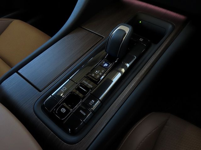 TOYOTA CROWN sedan 2025