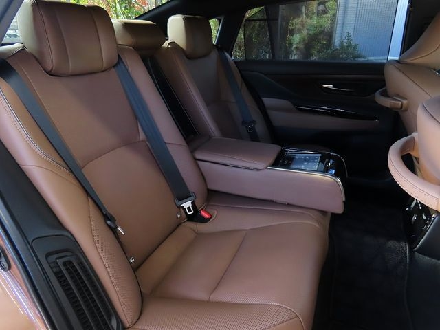 TOYOTA CROWN sedan 2025