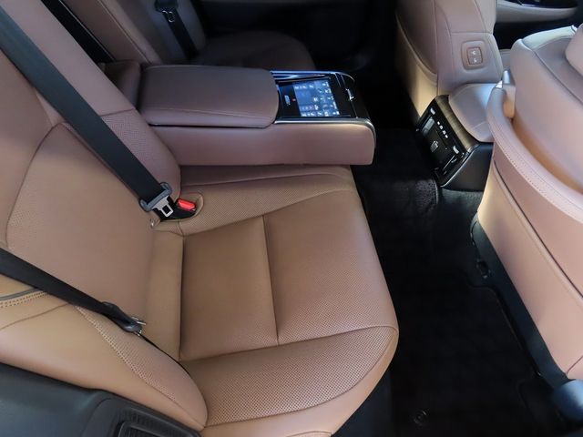 TOYOTA CROWN sedan 2025