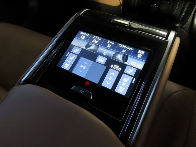 TOYOTA CROWN sedan 2025