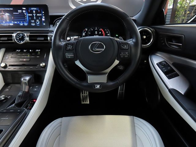 TOYOTA LEXUS RC300 2023