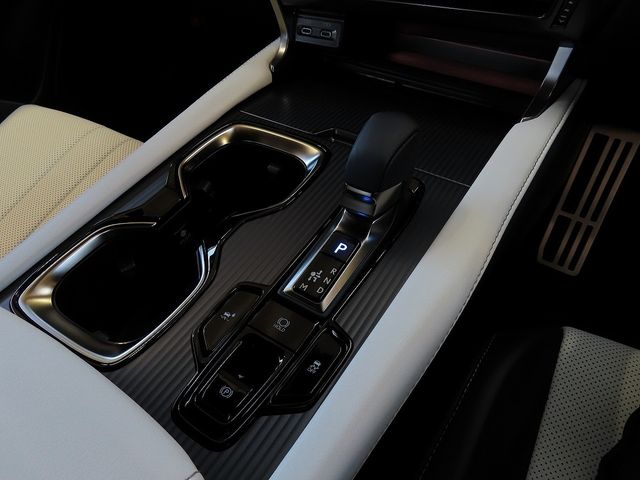 TOYOTA LEXUS RX500h 2025