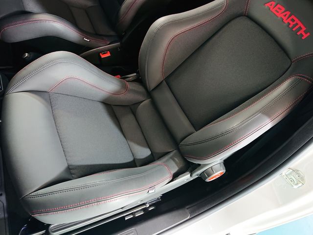 FIAT ABARTH 695 2023