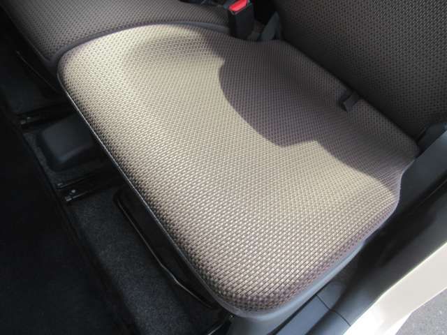 SUZUKI MR WAGON 2011