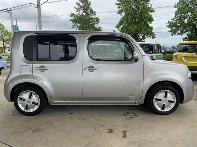 NISSAN CUBE 2012