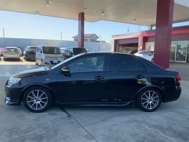 TOYOTA COROLLA AXIO 2011