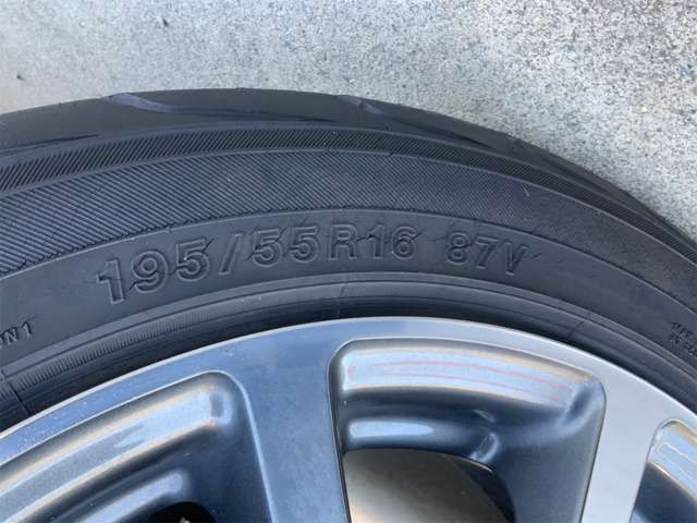 TOYOTA COROLLA AXIO 2011