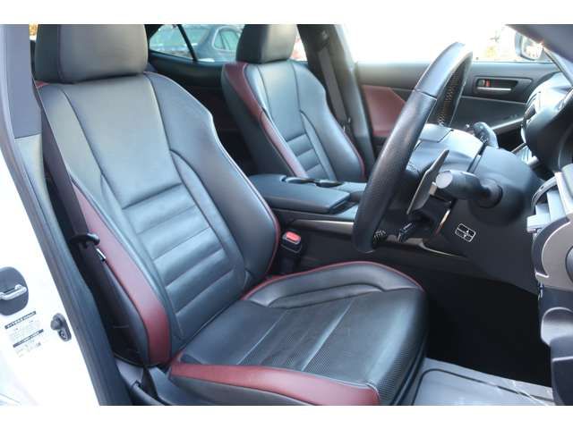 TOYOTA LEXUS IS300h 2016