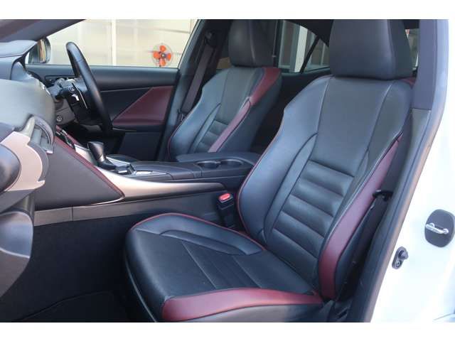 TOYOTA LEXUS IS300h 2016