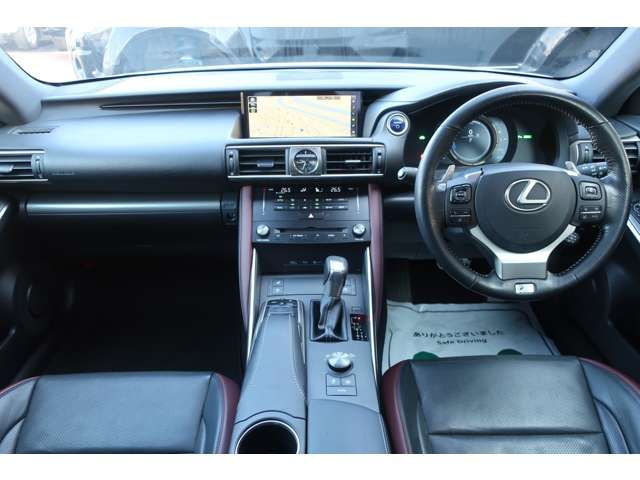 TOYOTA LEXUS IS300h 2016