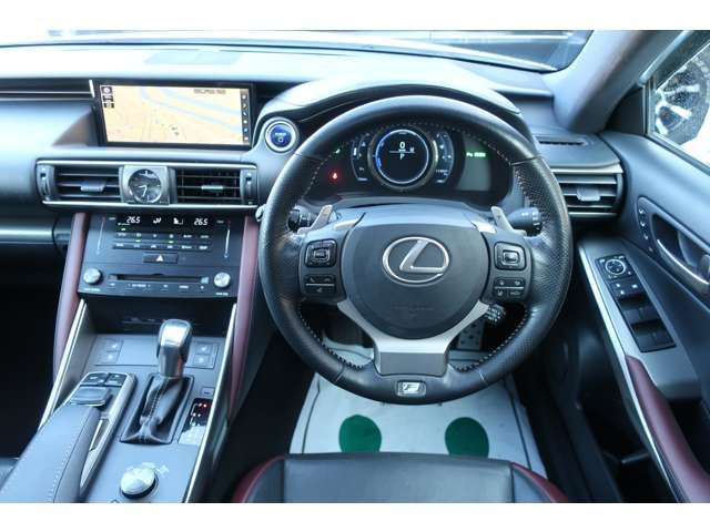 TOYOTA LEXUS IS300h 2016