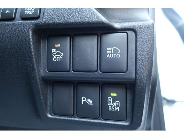 TOYOTA LEXUS IS300h 2016