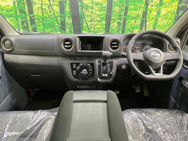 NISSAN NV350 CARAVAN 2025