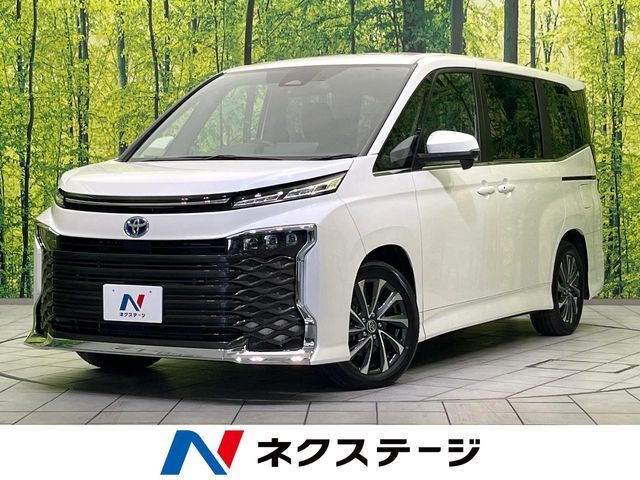 TOYOTA VOXY HYBRID 2025