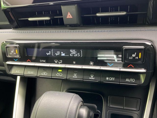 TOYOTA VOXY HYBRID 2025