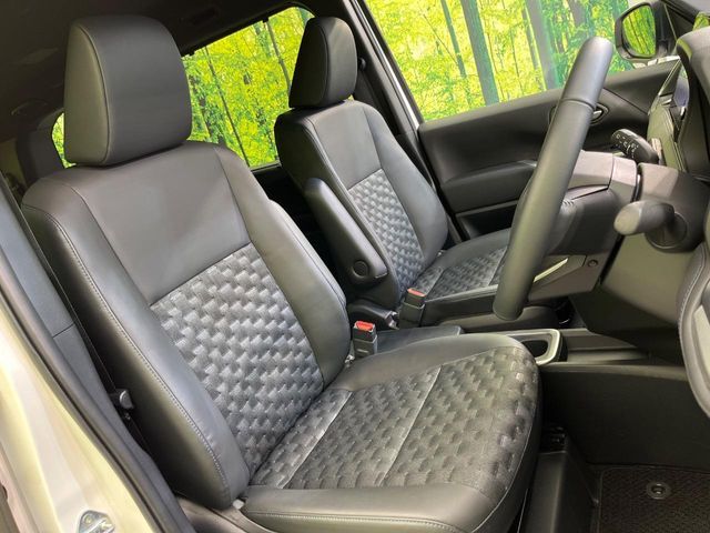 TOYOTA VOXY HYBRID 2025