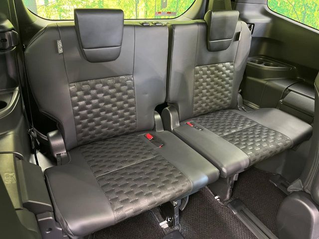 TOYOTA VOXY HYBRID 2025