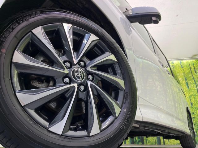 TOYOTA VOXY HYBRID 2025