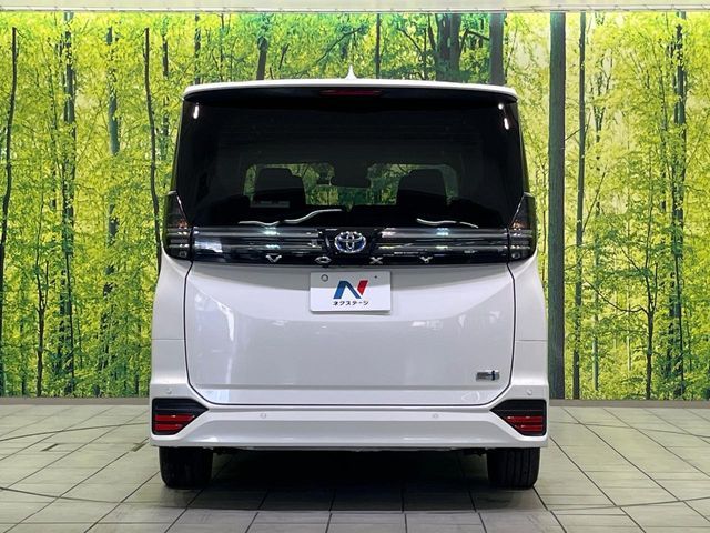 TOYOTA VOXY HYBRID 2025