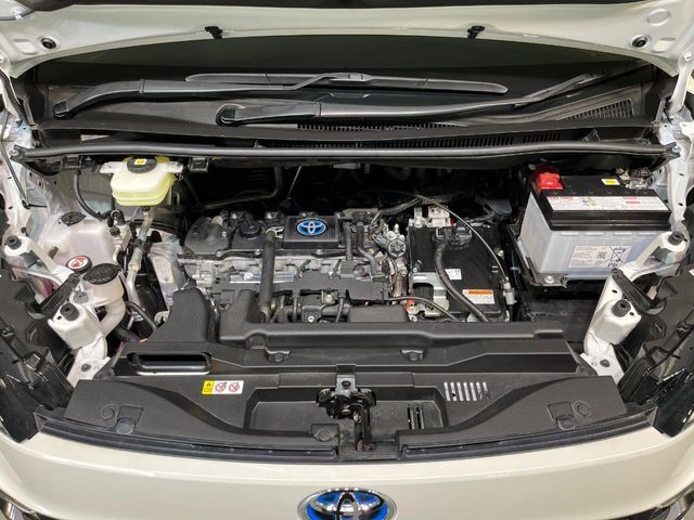 TOYOTA VOXY HYBRID 2025