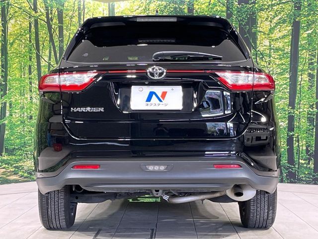 TOYOTA HARRIER 4WD 2017