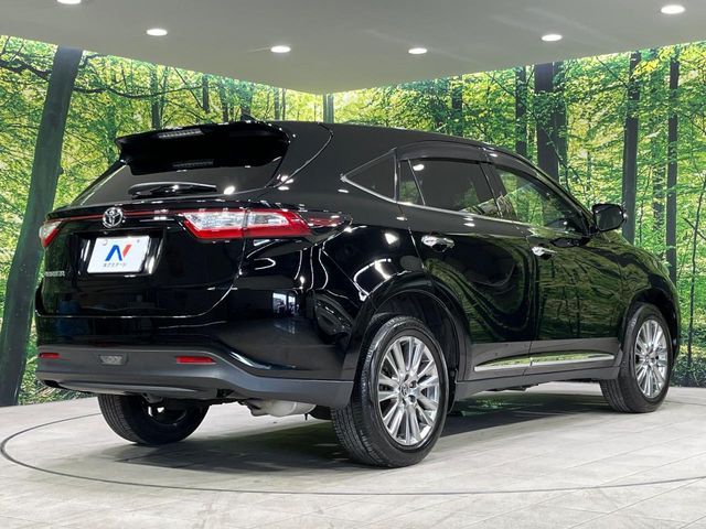 TOYOTA HARRIER 4WD 2017