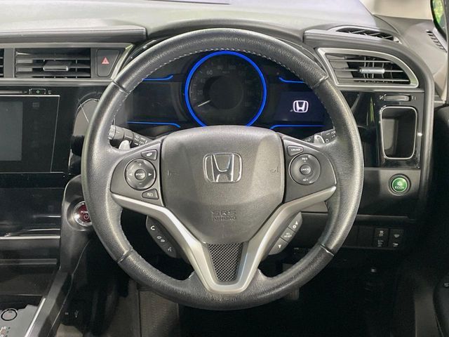 HONDA SHUTTLE HYBRID 2016