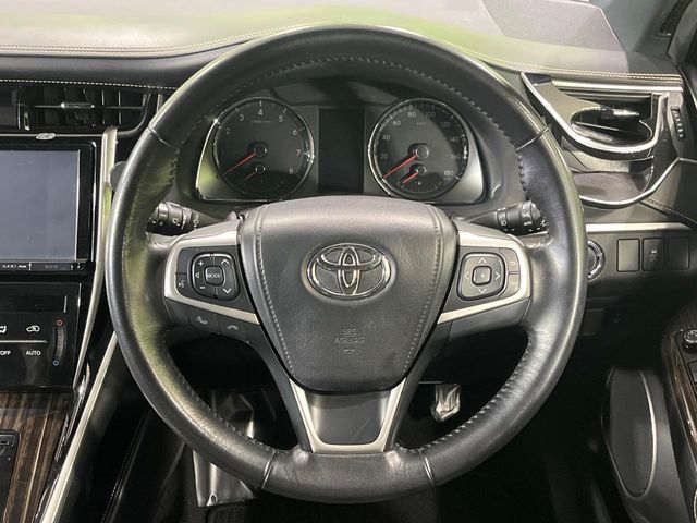 TOYOTA HARRIER 4WD 2014