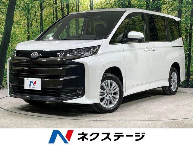 TOYOTA NOAH 4WD 2025
