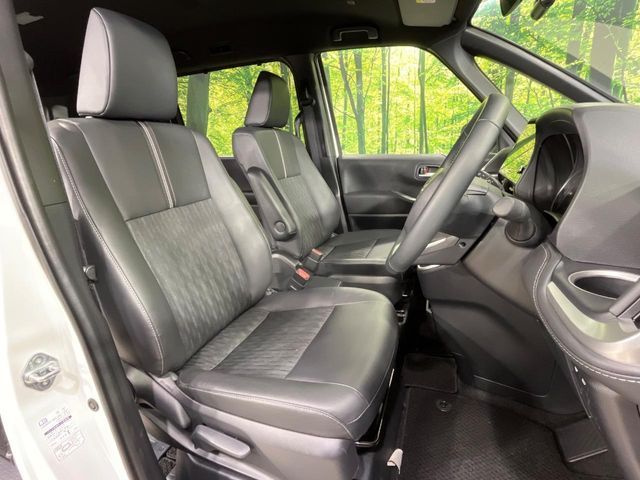 TOYOTA NOAH 4WD 2025