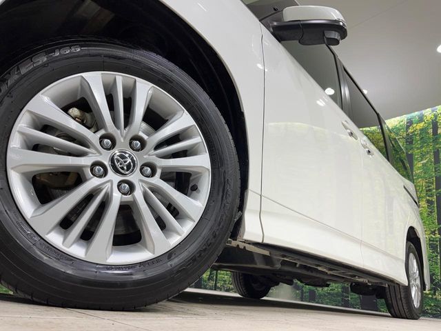 TOYOTA NOAH 4WD 2025