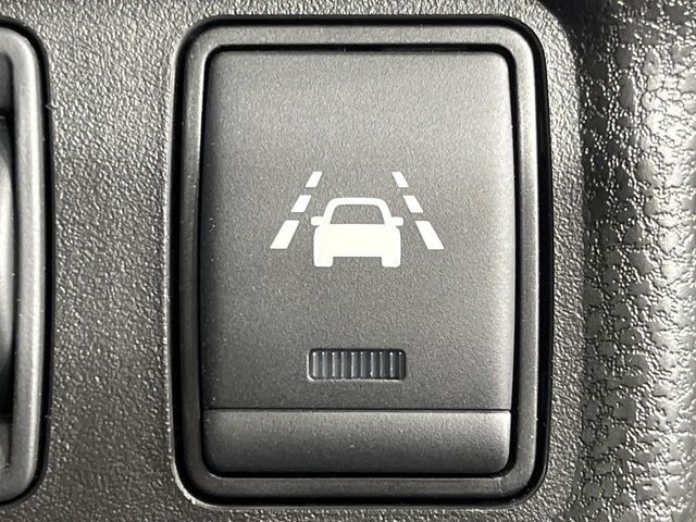 NISSAN NOTE 4WD 2017