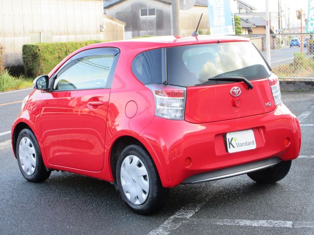 TOYOTA iQ 2013