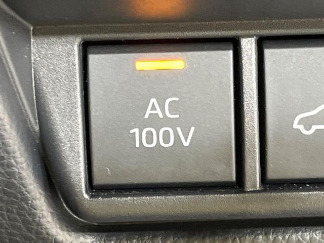 TOYOTA PRIUS 4WD 2025