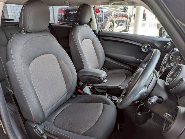 BMW MINI COOPER D 2018