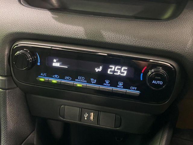 TOYOTA YARIS HYBRID 2022