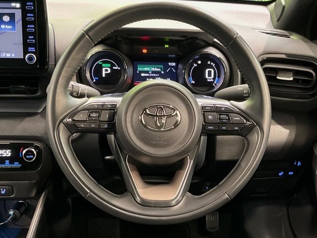 TOYOTA YARIS HYBRID 2022