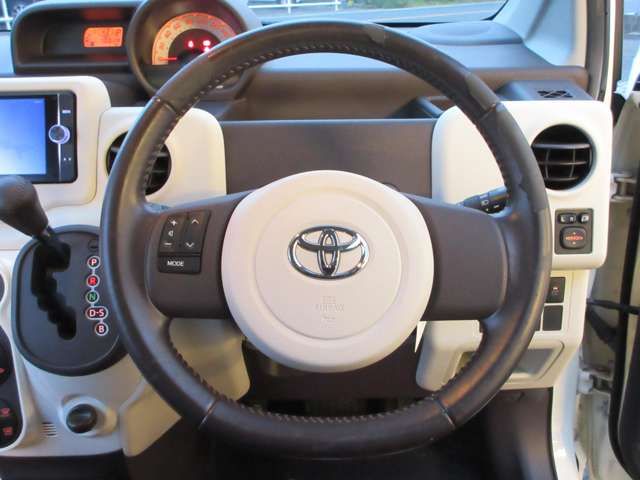 TOYOTA PORTE 2013