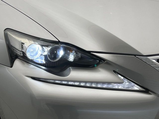 TOYOTA LEXUS IS300h 2015