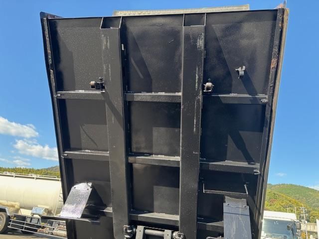 MITSUBISHI CANTER 2015