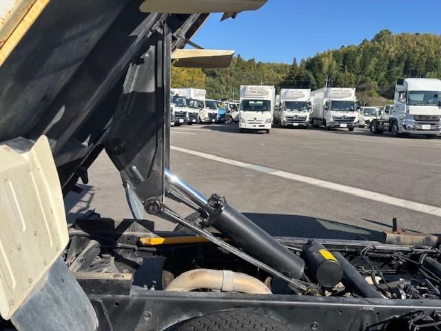 MITSUBISHI CANTER 2017