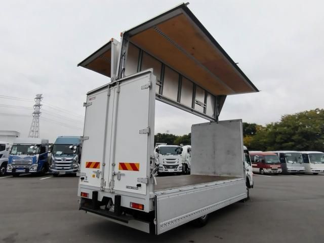 MITSUBISHI CANTER 2019