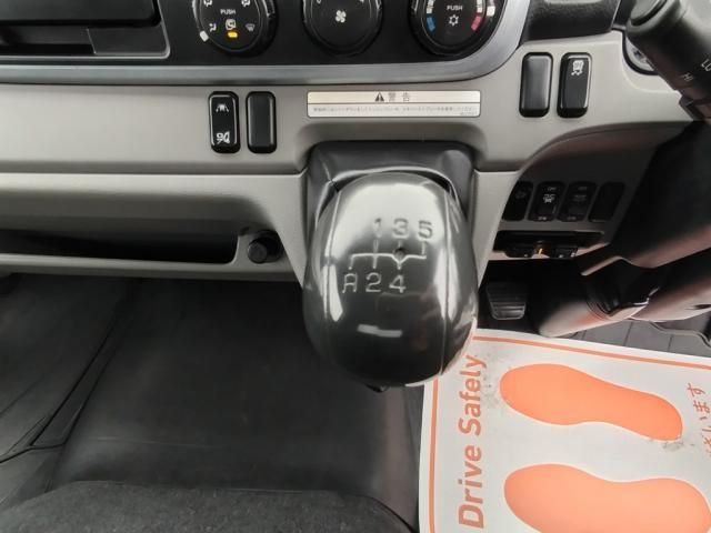 MITSUBISHI CANTER 2019