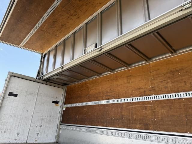 MITSUBISHI FUSOU FIGHTER 2015