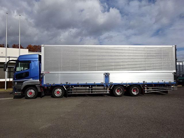 MITSUBISHI FUSOU SUPER GREAT 2015