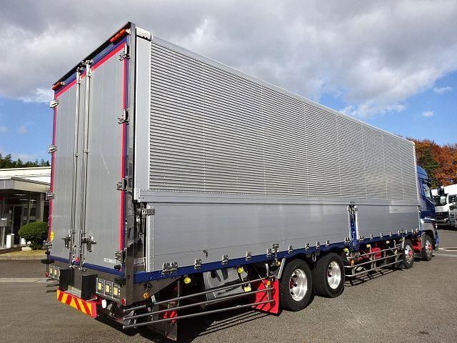 MITSUBISHI FUSOU SUPER GREAT 2015