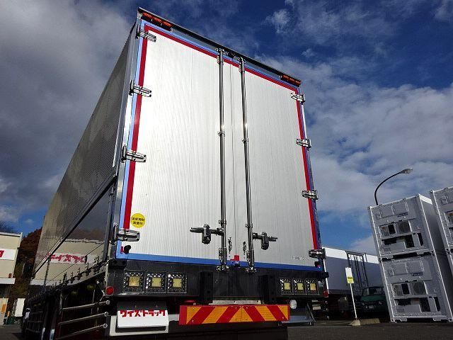 MITSUBISHI FUSOU SUPER GREAT 2015