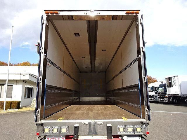 MITSUBISHI FUSOU SUPER GREAT 2015