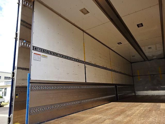 MITSUBISHI FUSOU SUPER GREAT 2015